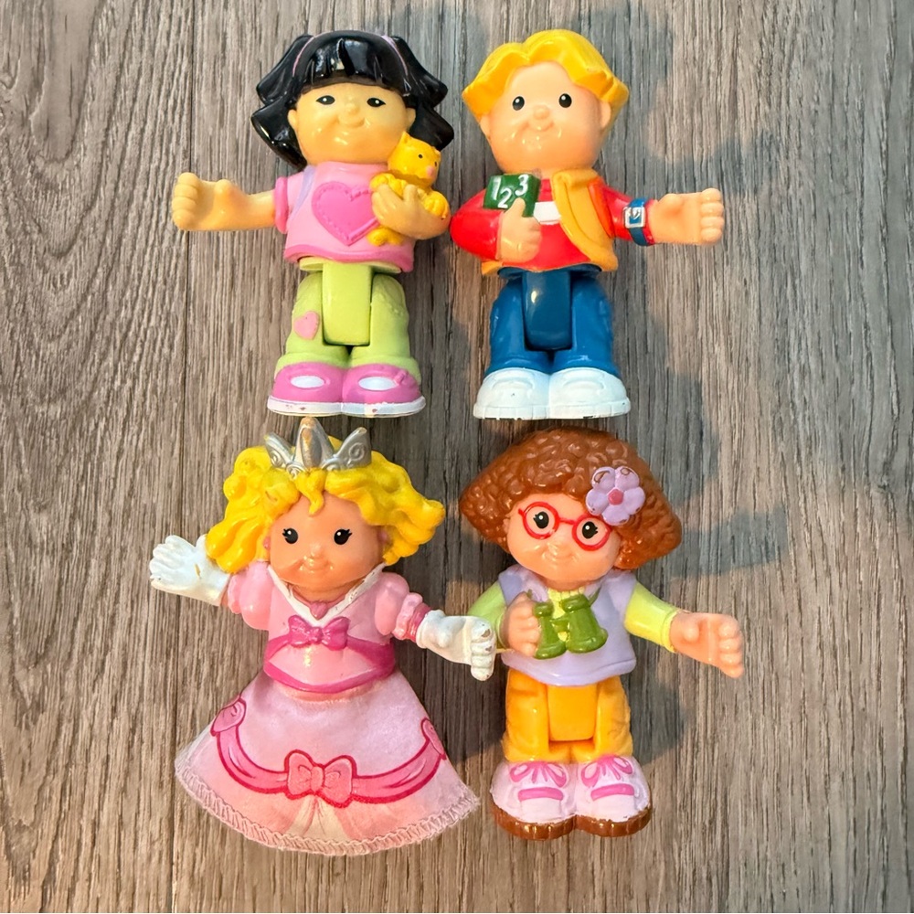 Fisher Price Bendable Little People Figures Princess Sarah Lynn Maggie Lot Of 4
